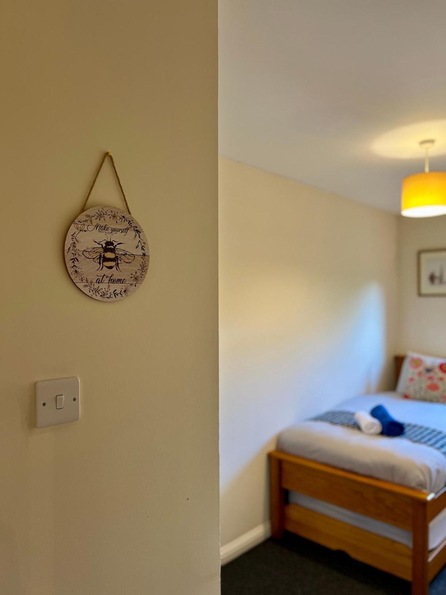 Stylish Modern Flat With Juliet Balcony & Parking Apartment Glasgow Bagian luar foto