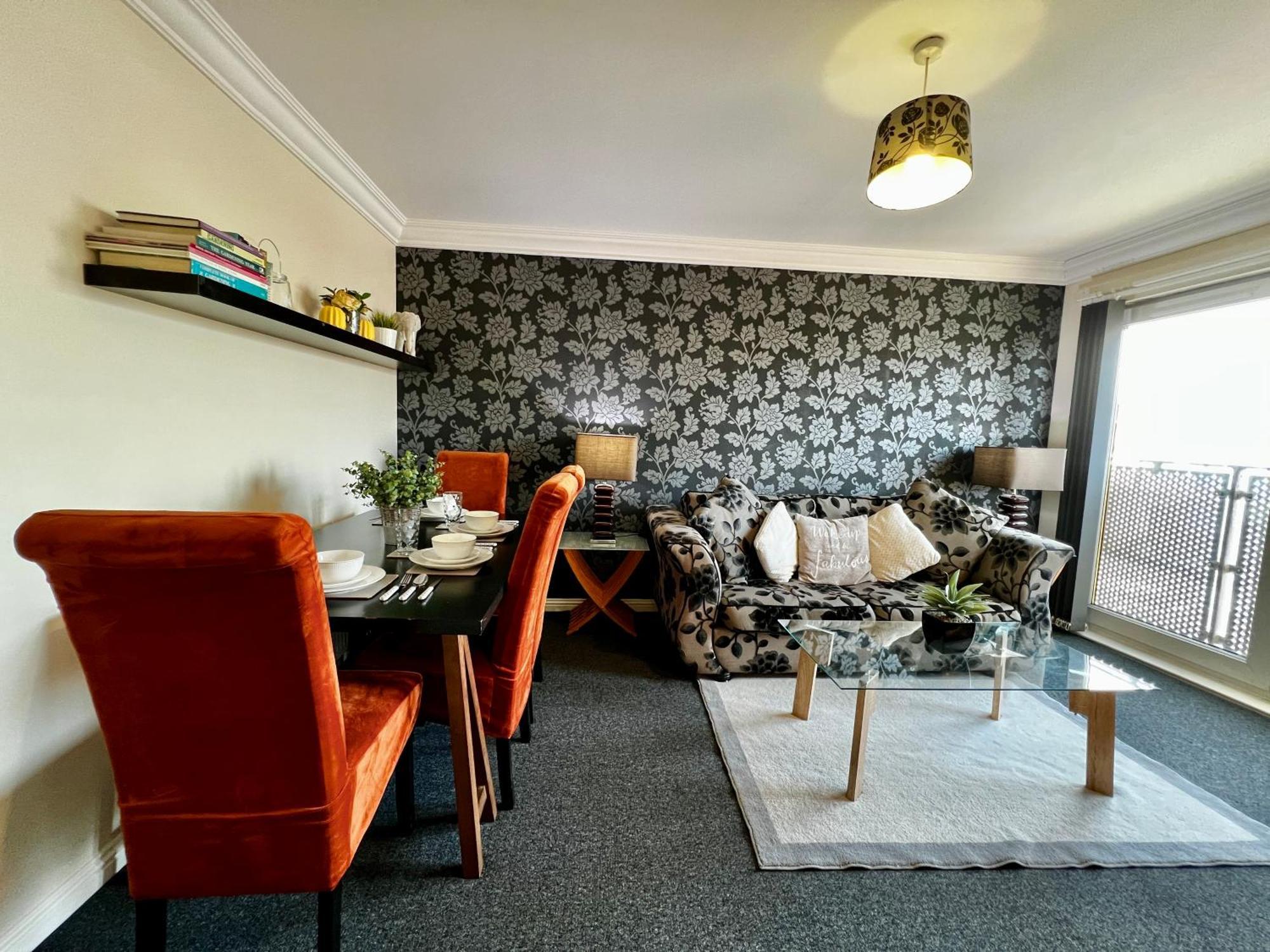 Stylish Modern Flat With Juliet Balcony & Parking Apartment Glasgow Bagian luar foto