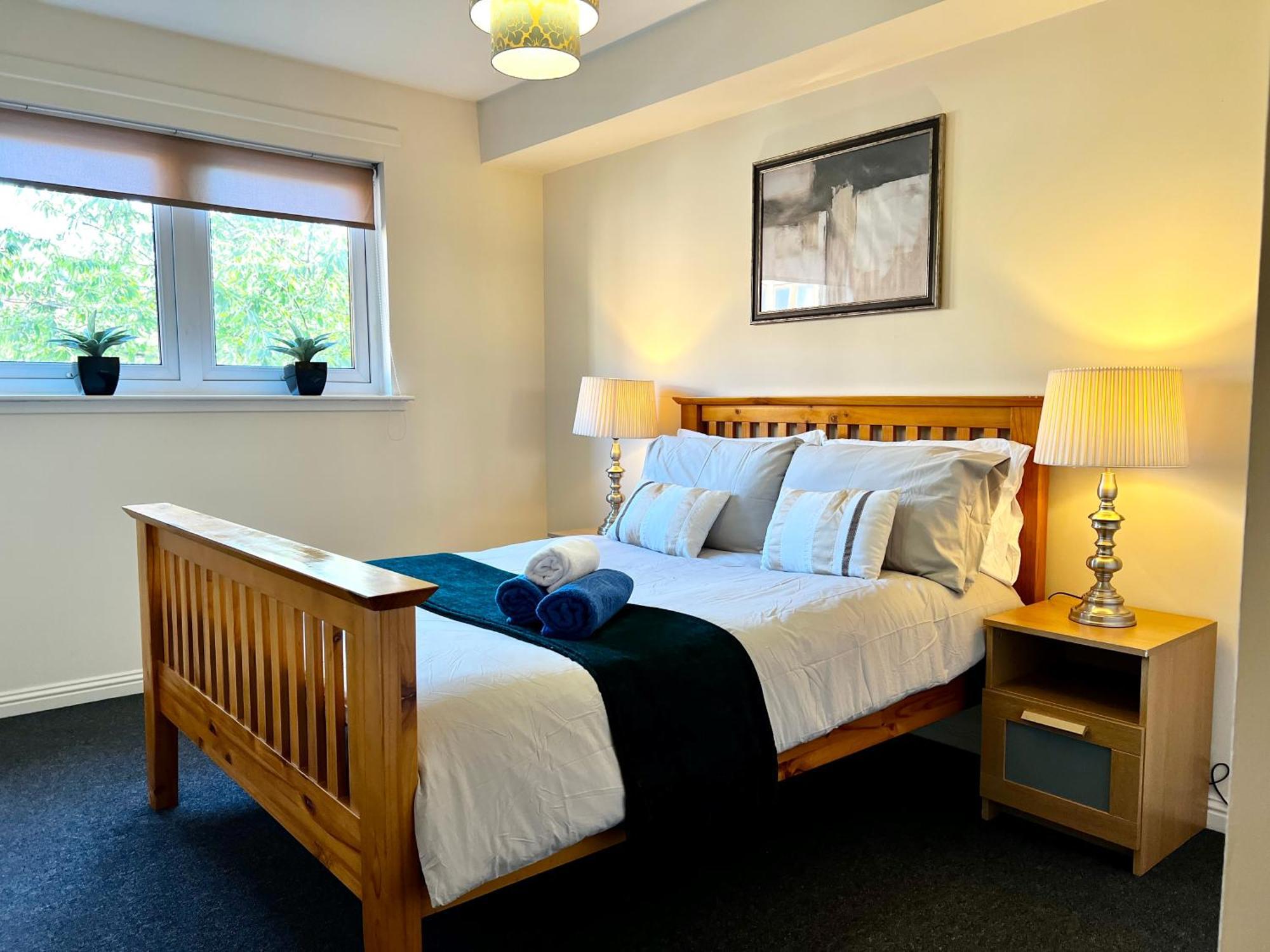 Stylish Modern Flat With Juliet Balcony & Parking Apartment Glasgow Bagian luar foto