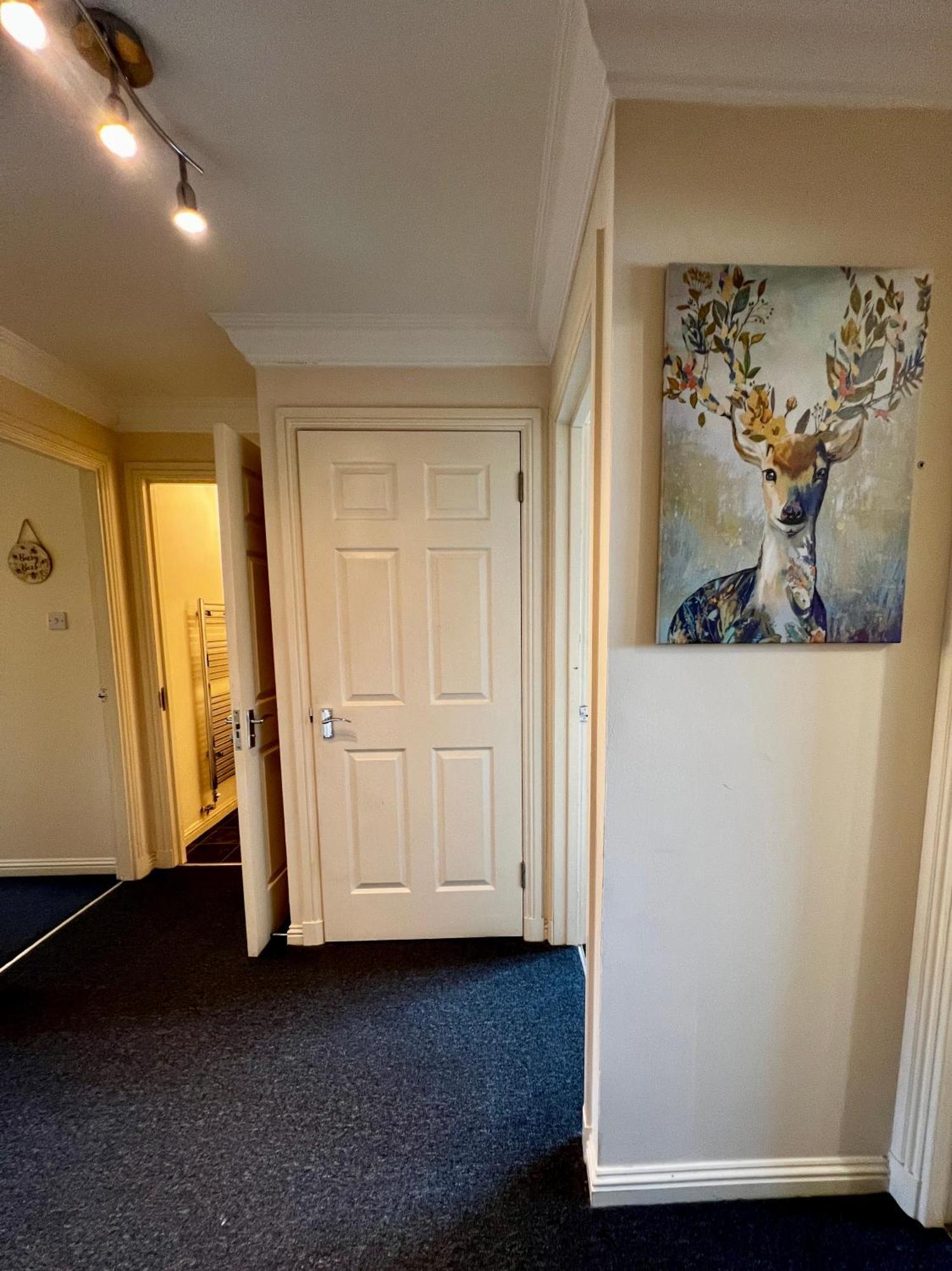 Stylish Modern Flat With Juliet Balcony & Parking Apartment Glasgow Bagian luar foto