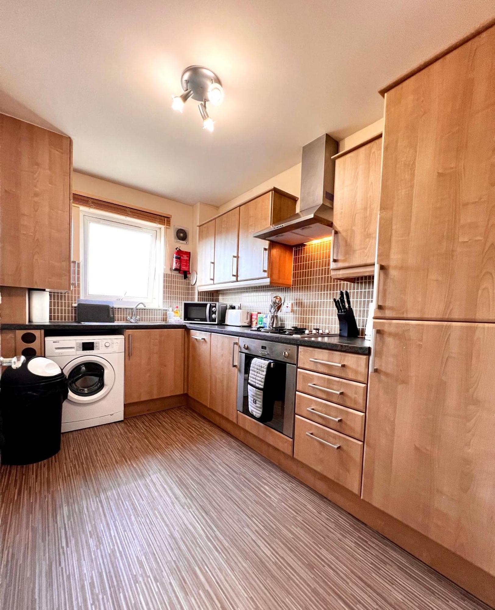 Stylish Modern Flat With Juliet Balcony & Parking Apartment Glasgow Bagian luar foto
