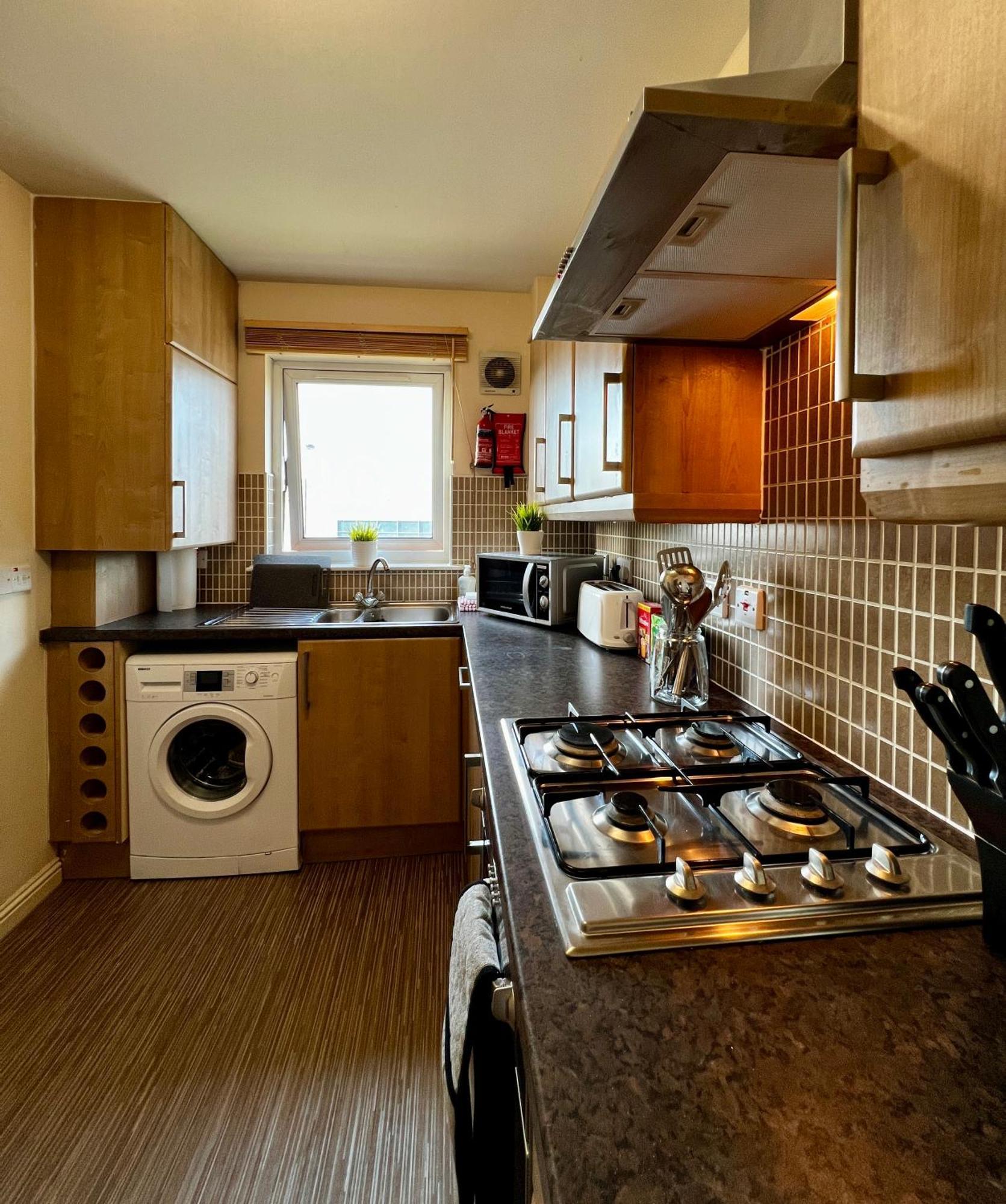 Stylish Modern Flat With Juliet Balcony & Parking Apartment Glasgow Bagian luar foto