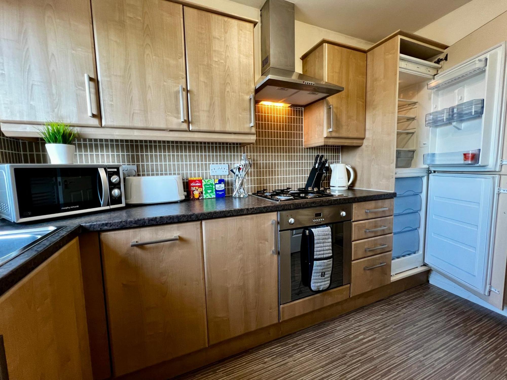 Stylish Modern Flat With Juliet Balcony & Parking Apartment Glasgow Bagian luar foto