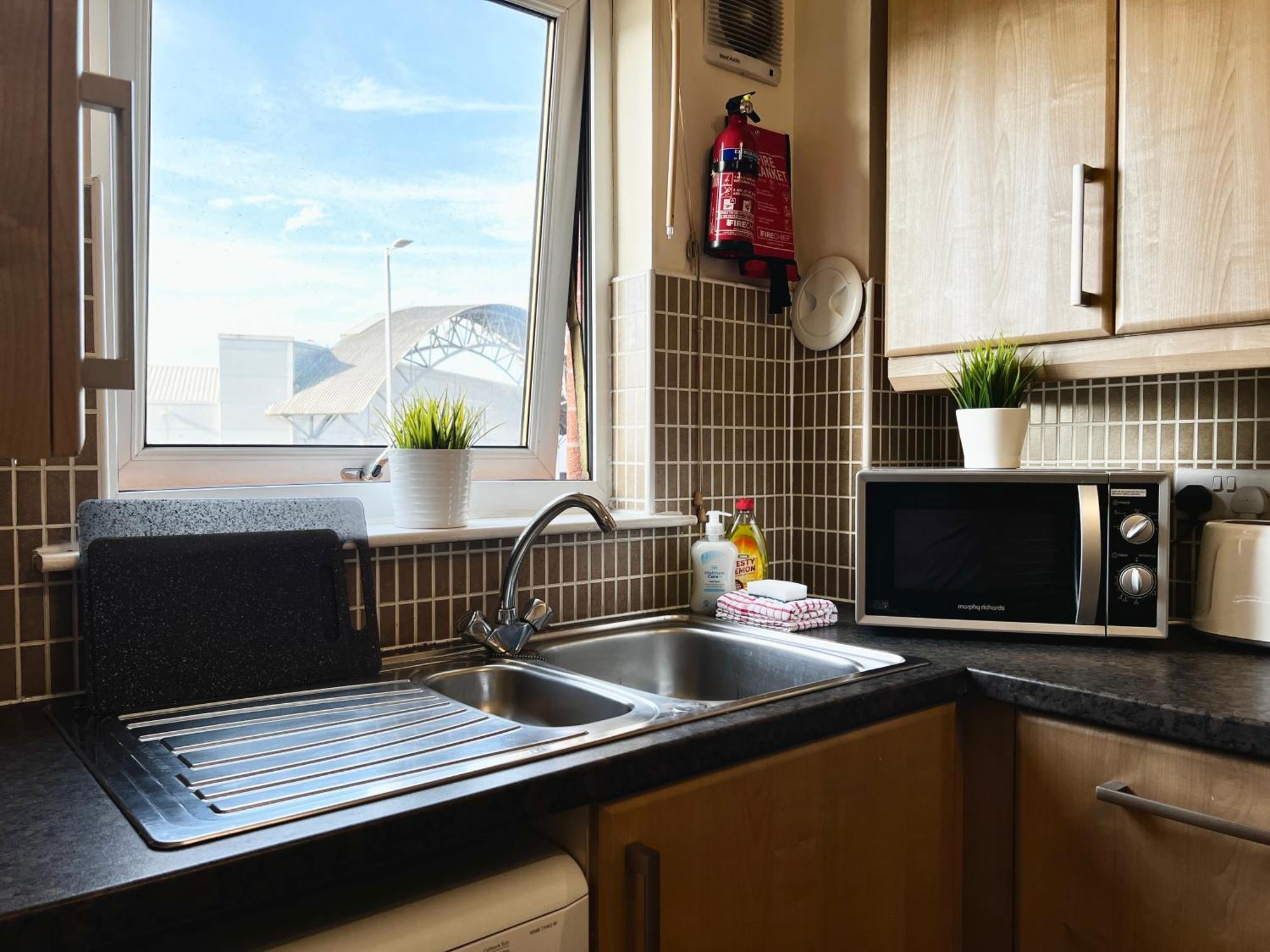 Stylish Modern Flat With Juliet Balcony & Parking Apartment Glasgow Bagian luar foto