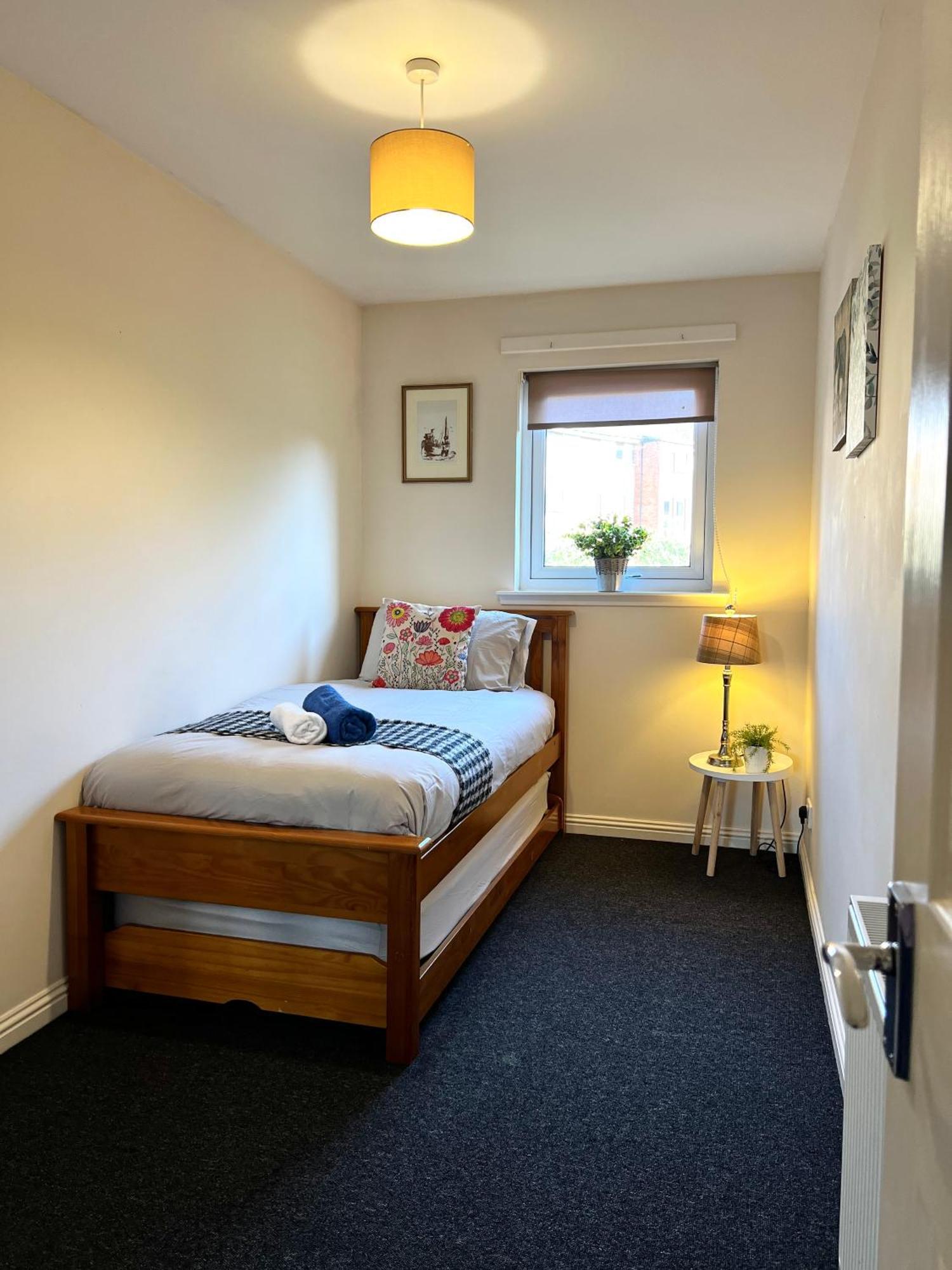 Stylish Modern Flat With Juliet Balcony & Parking Apartment Glasgow Bagian luar foto
