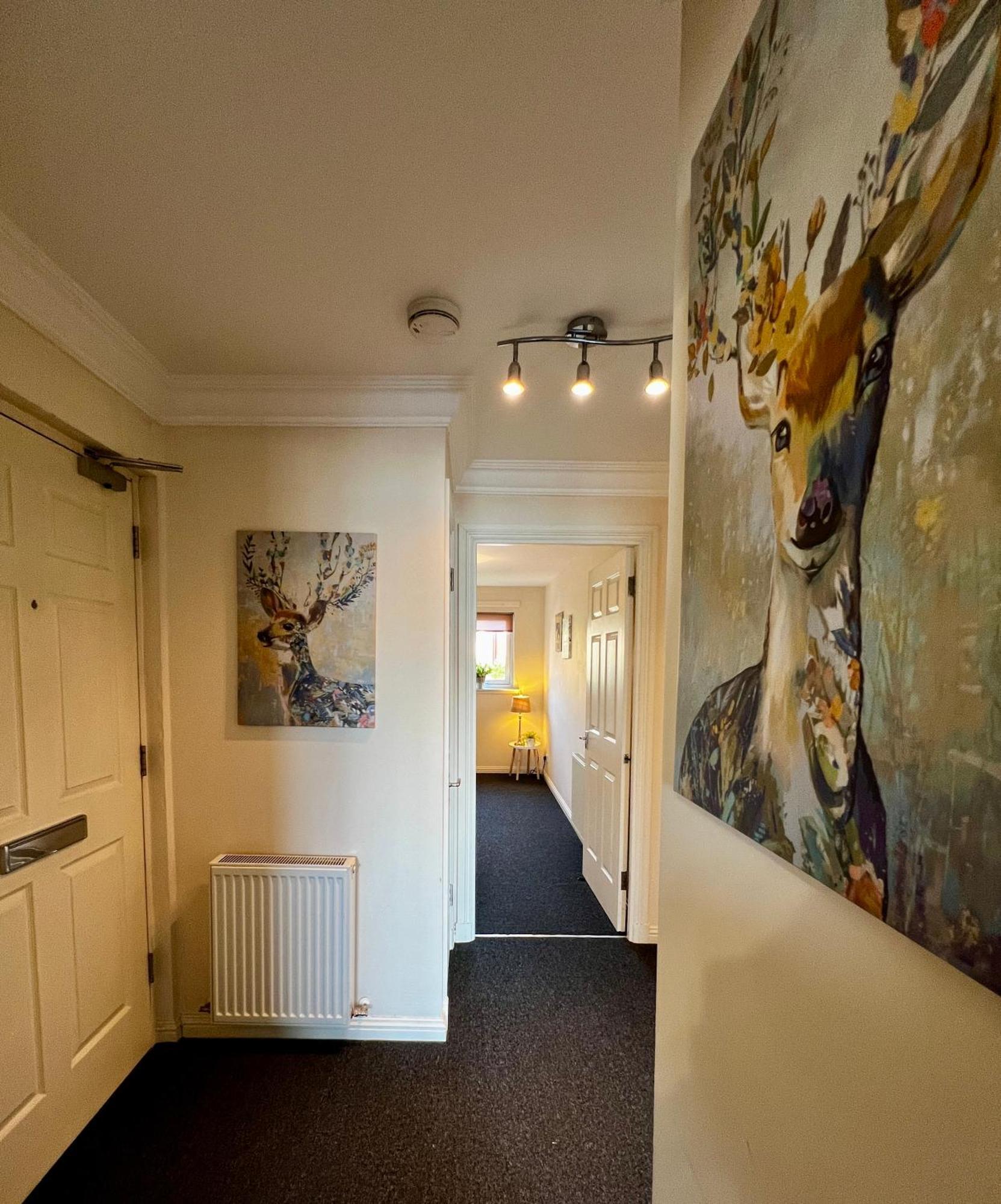 Stylish Modern Flat With Juliet Balcony & Parking Apartment Glasgow Bagian luar foto