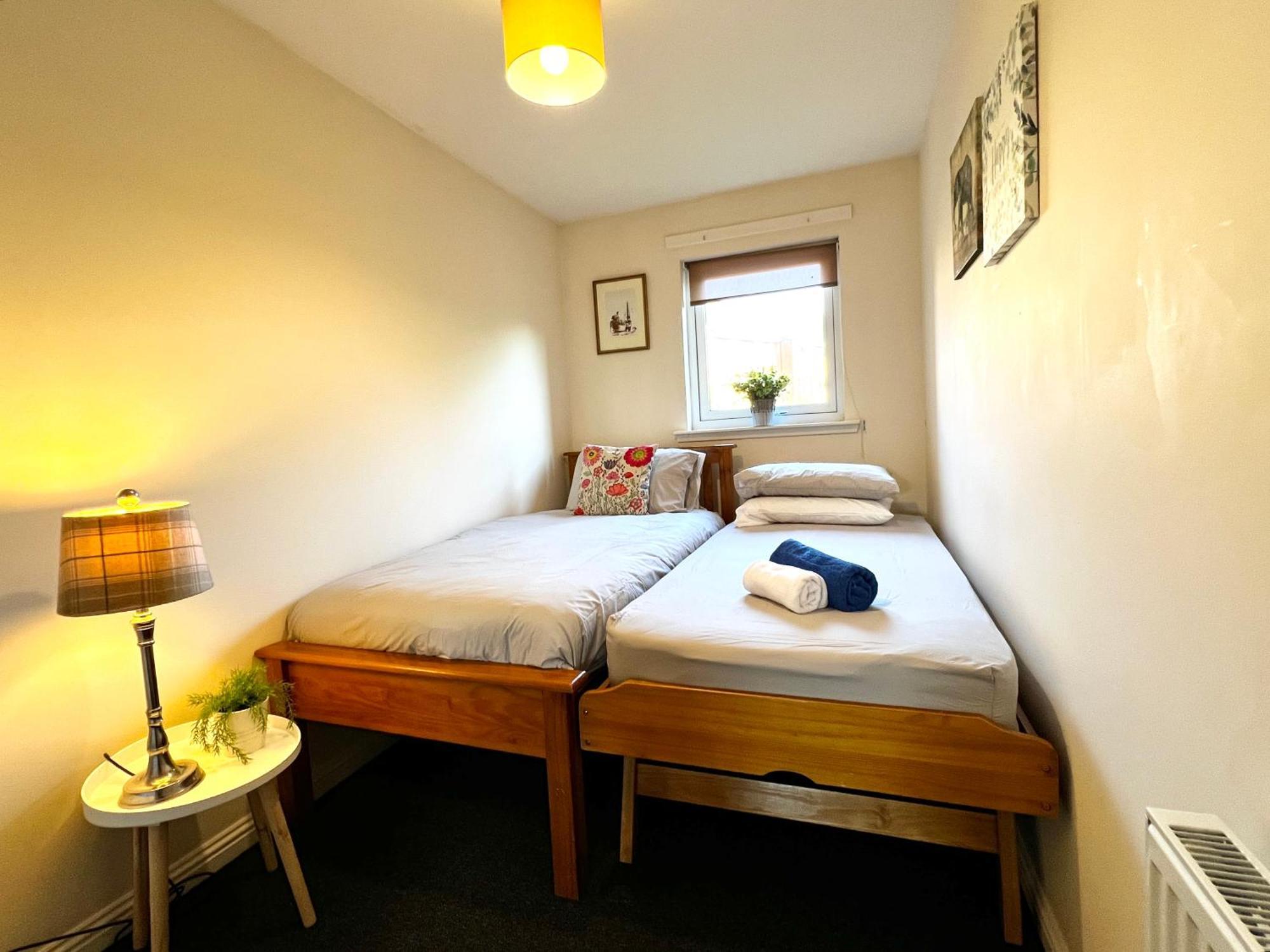 Stylish Modern Flat With Juliet Balcony & Parking Apartment Glasgow Bagian luar foto