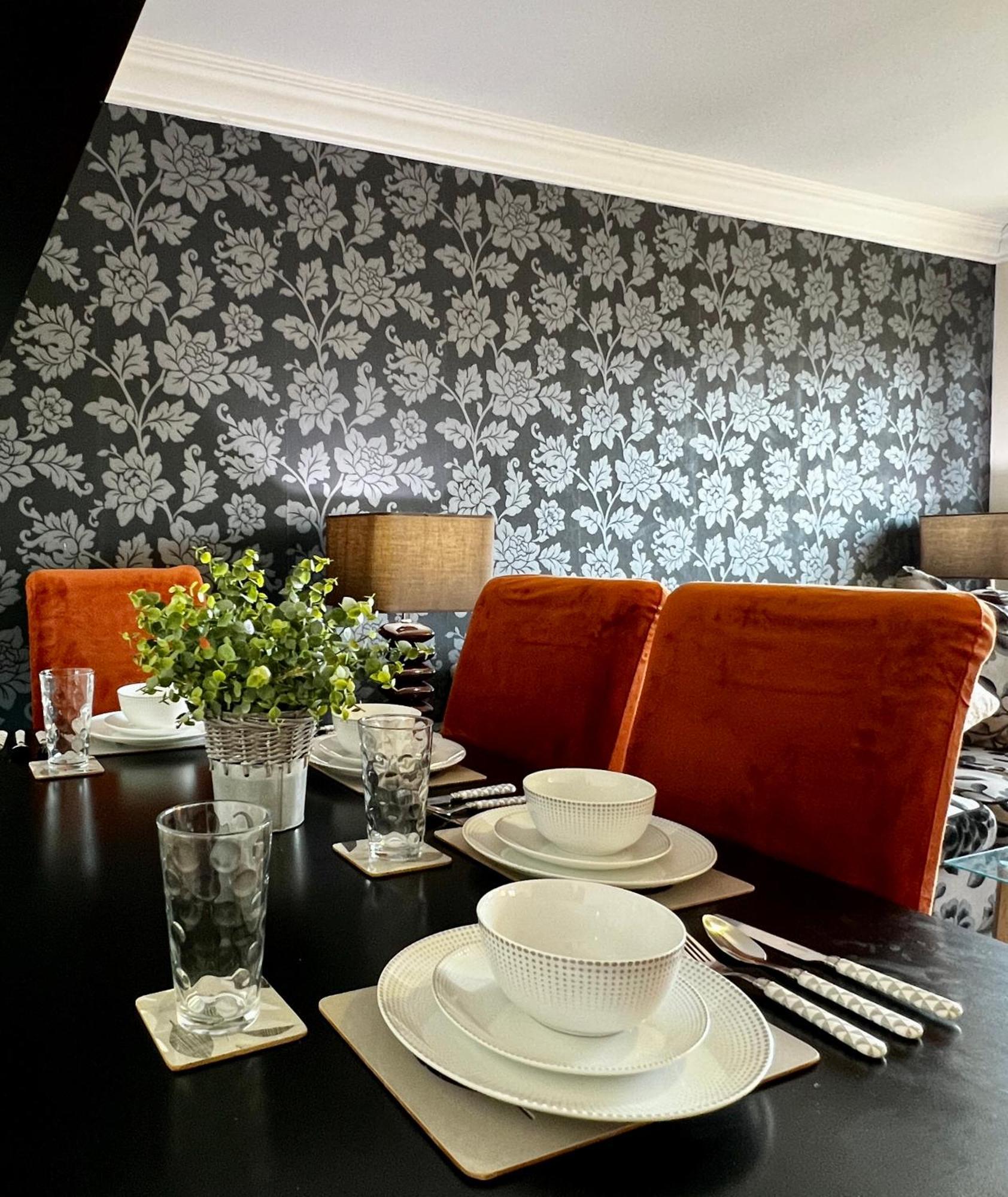 Stylish Modern Flat With Juliet Balcony & Parking Apartment Glasgow Bagian luar foto